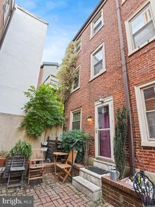 228 Catharine St REAR 3, Philadelphia, PA, 19147