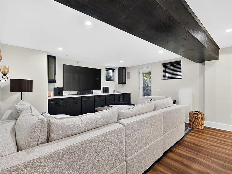 31 Colony Rd — Photo 27