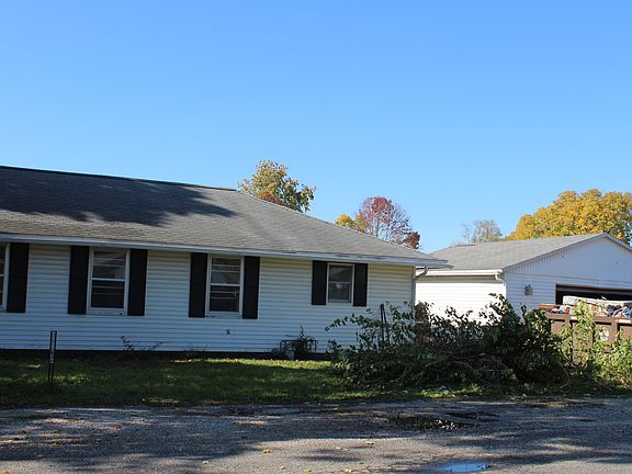 2nd image of 220 S Niagara St