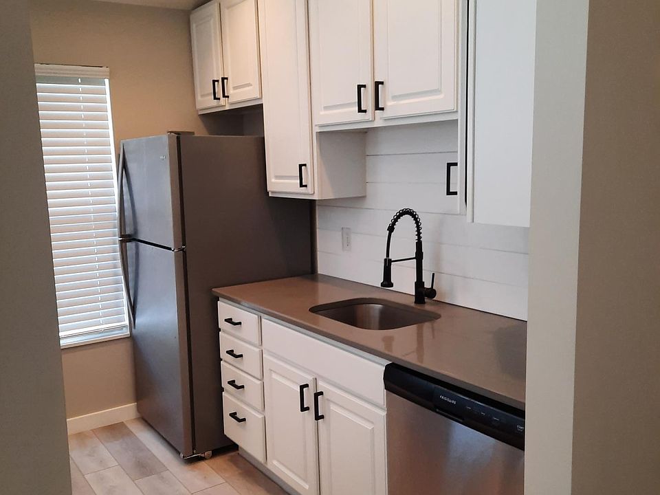 1st image of 550 Colony Park Dr #203