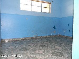 5th image of 2714 N 40th Dr