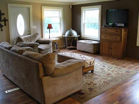 2nd image of 520 Dublin Dr