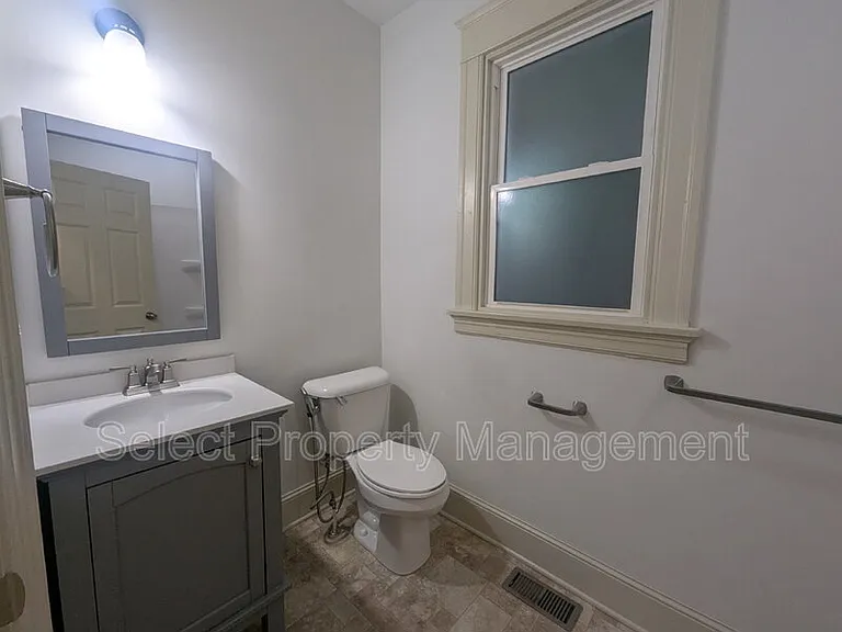 347 W Williams St — Photo 15