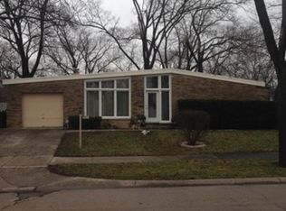 821 Virginia Rd, Highland Park, IL 60035