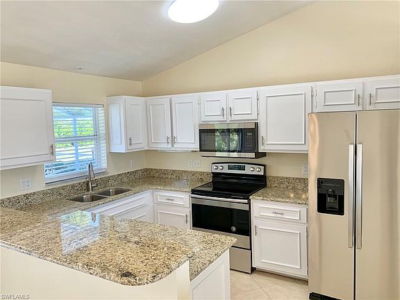 5th image of 27279 Imperial Oaks Cir