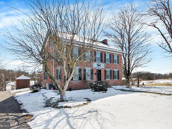 3rd image of 5777 Pine Rd