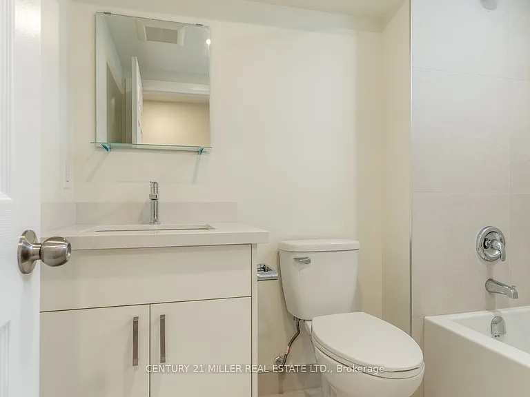 477 Valleyview Cres #B — Photo 14