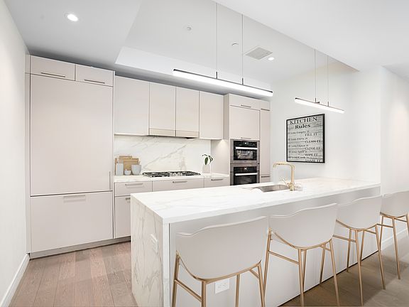 4th image of 305 E 51st St APT 5D