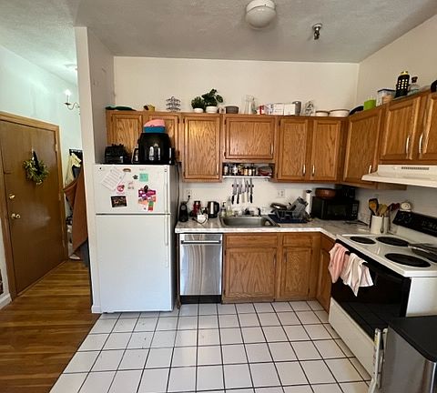 4th image of 8 Milford St APT 4