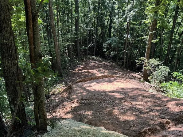 97 Hosta Dr, Sylva, NC 28779