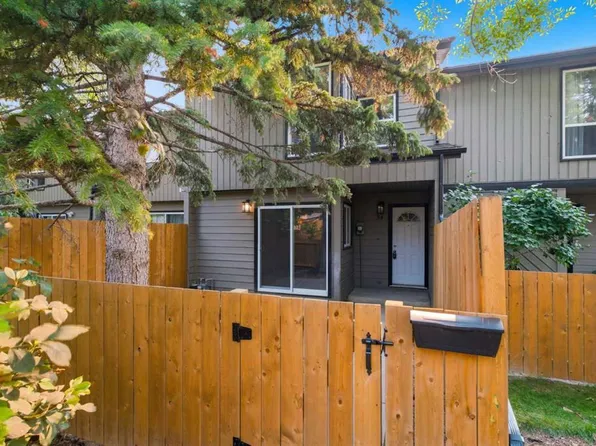 420 W Grier Ave NE #34, Calgary, AB T2K 5X6