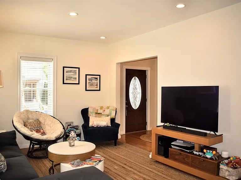 79 Francis St #1 — Photo 3