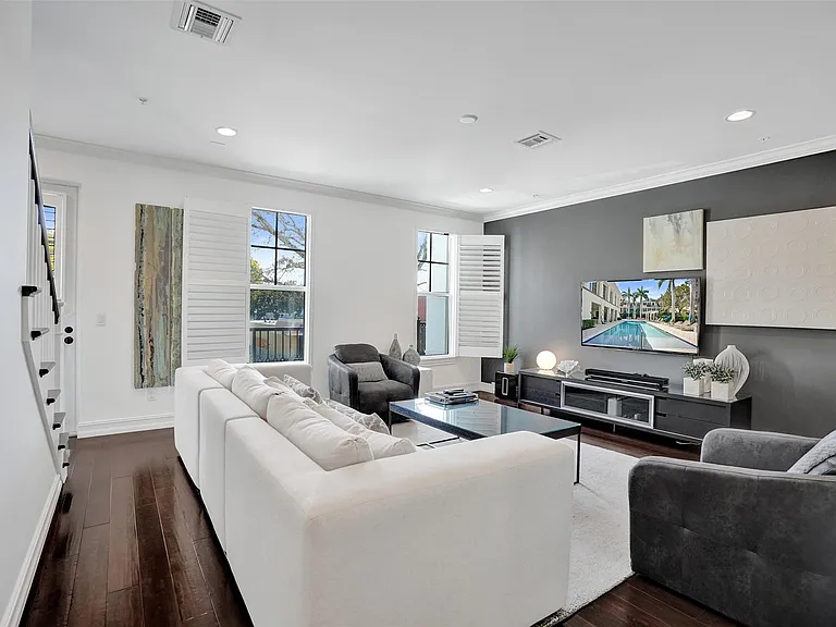 381 E Cannery Row Cir — Photo 4