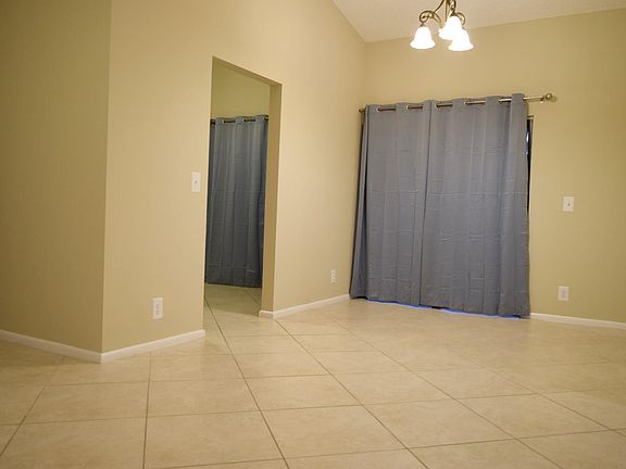 5th image of 104 Sherwood Cir