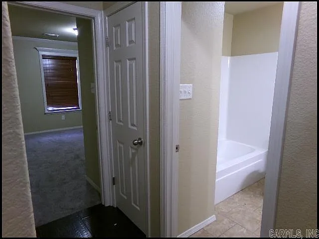 9112 Pleasant Valley Dr — Photo 15