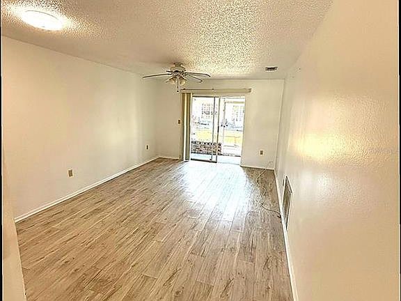 5th image of 2935 Forrestal Ct