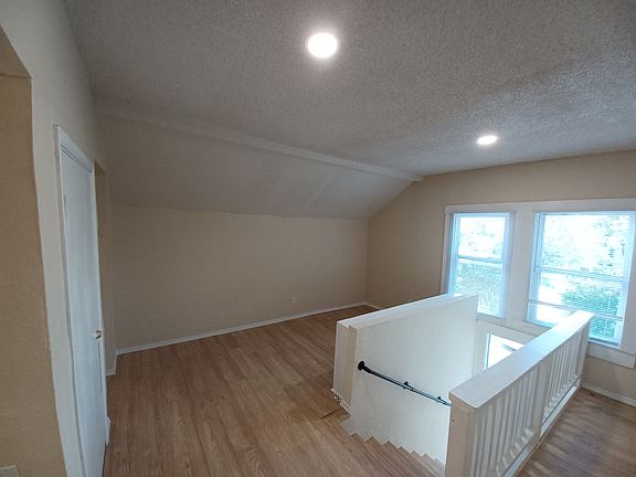 2nd image of 518 Paschal St #B