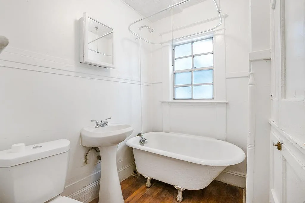 1 bed, 450 sqft, $1,196 — Photo 2
