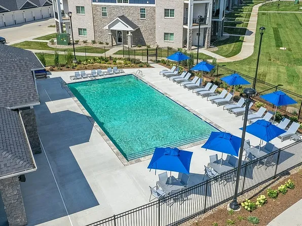 The Summit at Heritage Apartments