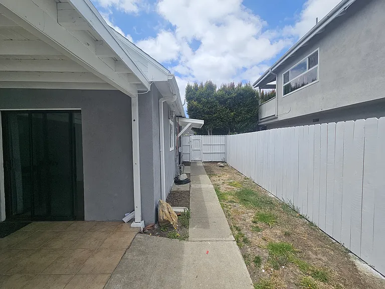 3757 W 182nd St — Photo 22