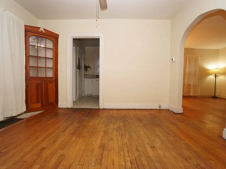 111 Sherman St — Photo 10