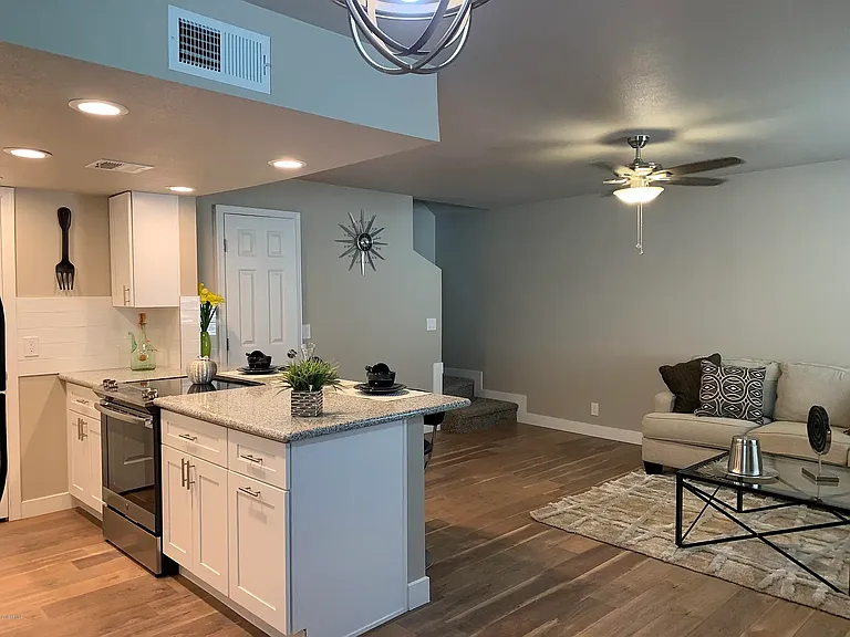 4710 E Portland St — Photo 1
