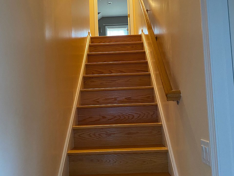 1st image of 259 Reeds Ln