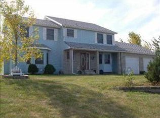 1201 53 1/2 Ave SW, Minot, ND 58701