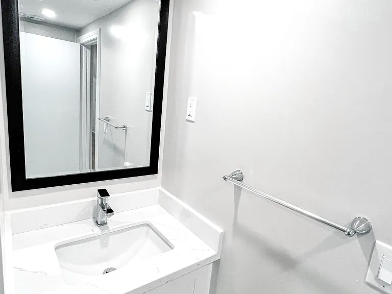 210 McKee Ave #BASEMENT — Photo 9