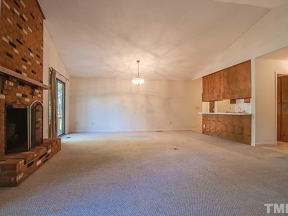 5th image of 2614 Cedar Creek Dr
