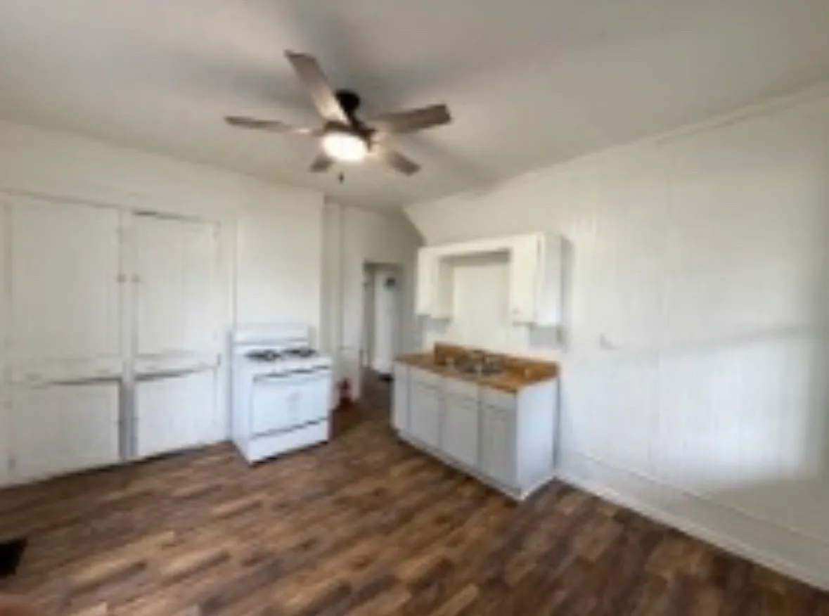 1 bed, $1,200 — Photo 2