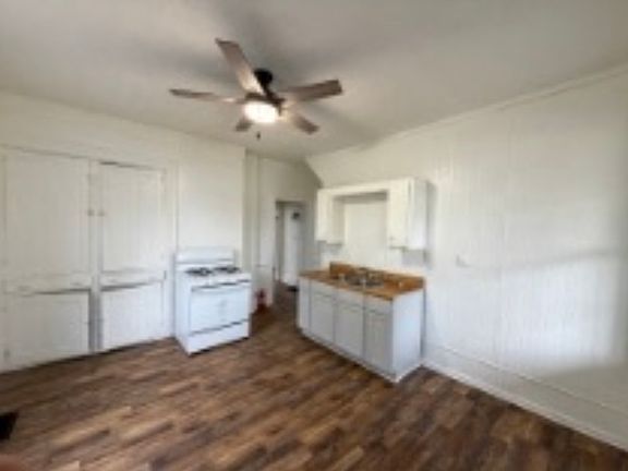 2nd image of 118 Prospect St