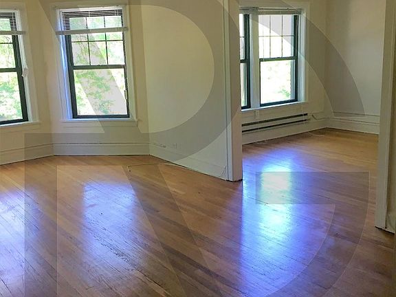 2nd image of 1305 Oak Ave APT 1W
