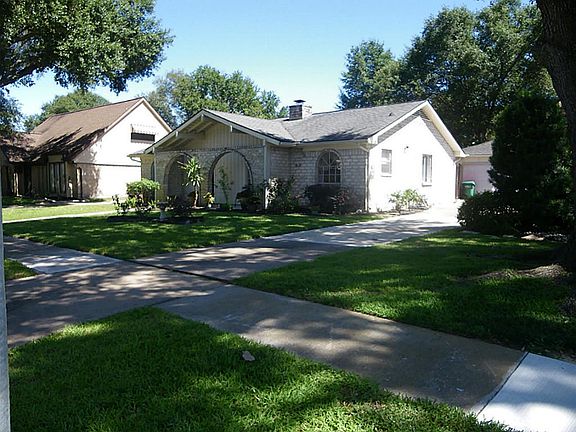 2nd image of 21619 Park Downe Ln