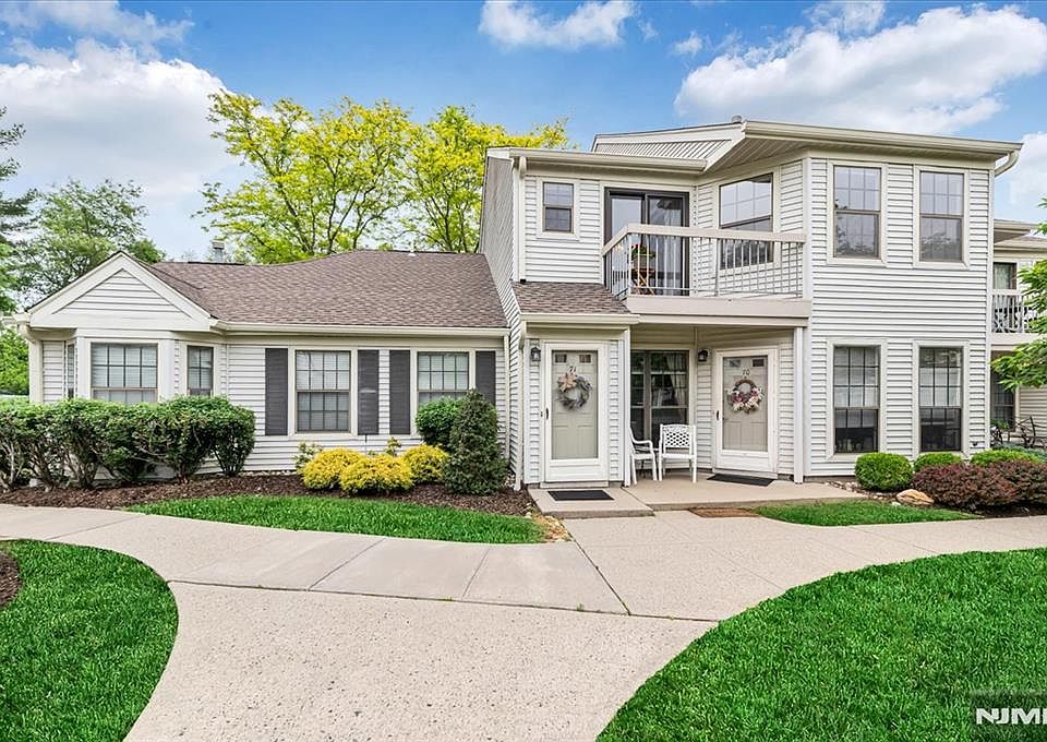 1st image of 71 Fromm Ct