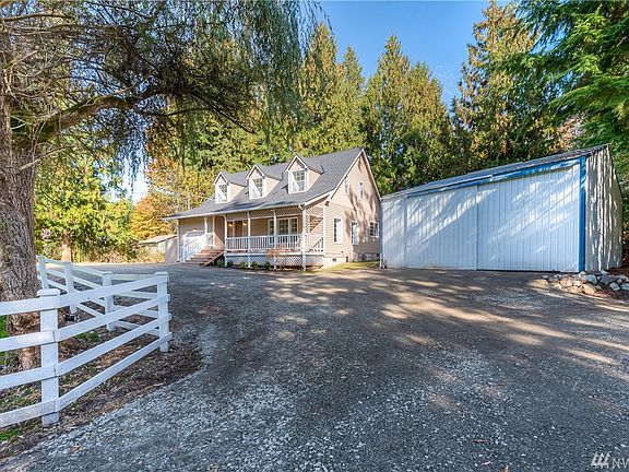3rd image of 207 103rd Ave SE