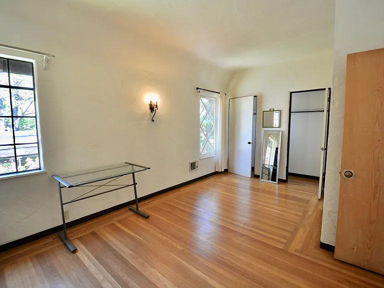 1827 Spruce St — Photo 11