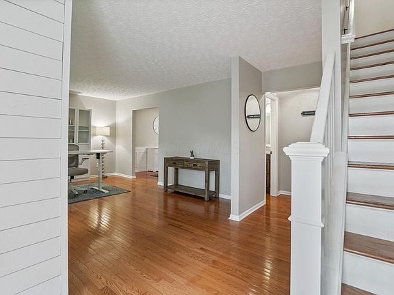 5th image of 712 Suntree Dr