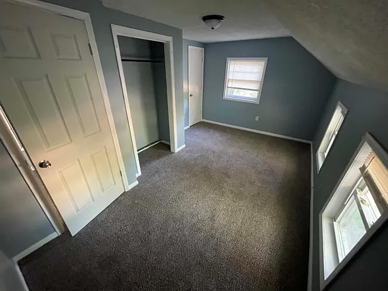 731 S Washington St — Photo 3
