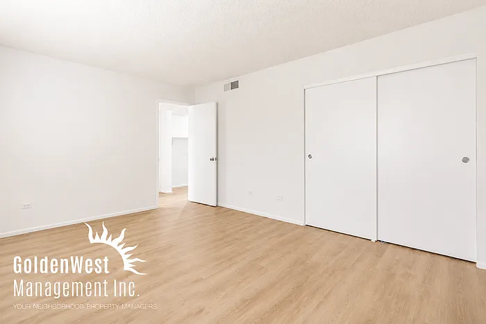 2041 W Berridge Ln #1 — Photo 13