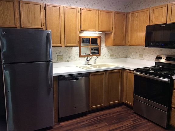 5th image of 605 Barrington Ave #2