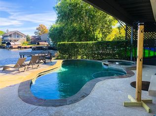 45 Lakeview Vlg, Montgomery, TX 77356