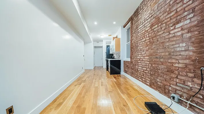 Rented by Nooklyn NYC LLC | media 53