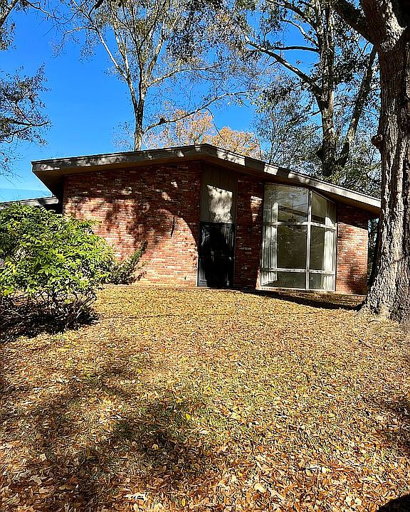 1st image of 1026 Birchwood Dr
