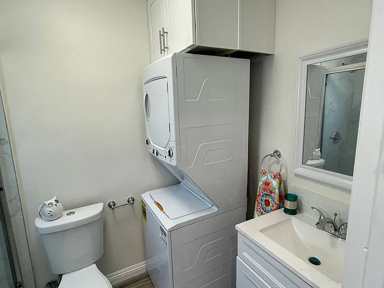 1415 S Marengo Ave. — Photo 13
