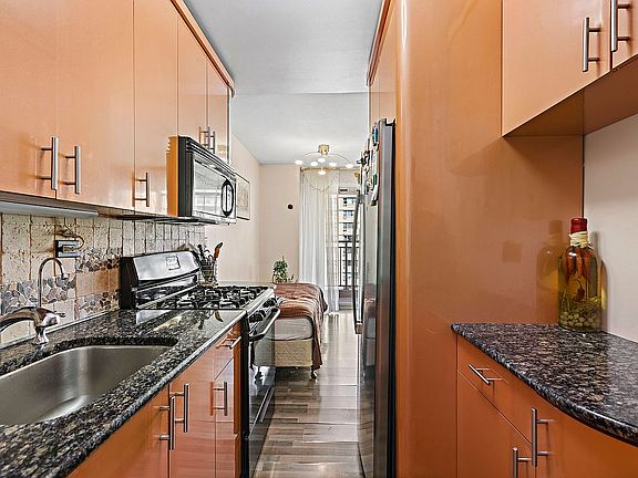 3rd image of 458 Neptune Ave APT 13D
