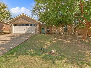 608 Saint Eric Dr, Mansfield, TX 76063