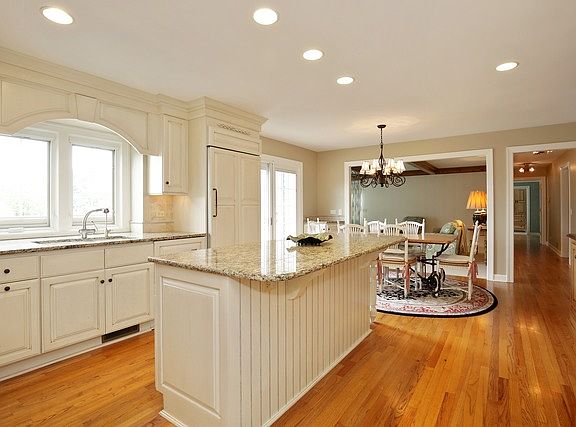 3rd image of 3N462 Curling Pond Ct