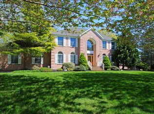 1 Rebecca Dr, Middletown, NJ 07748