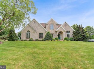 1325 Briargate Dr, York, PA 17404